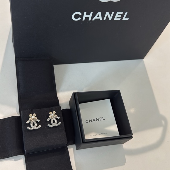 Brand New Chanel earrings - Picture 2 of 5